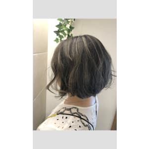 ボブスタイルでつくる西海岸風ハイライト