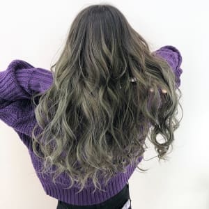 シルバーグレージュ×グラデーション