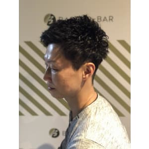 大人の刈り上げスタイル【 BARBER-BAR】