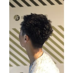 大人の刈り上げスタイル【 BARBER- BAR】