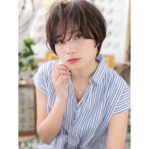 黒髪も◎外国人風ニュアンスラフショート　厚めバング