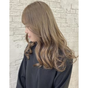 くすみカラーロングヘア伸ばしかけミルクティーベージュ4084