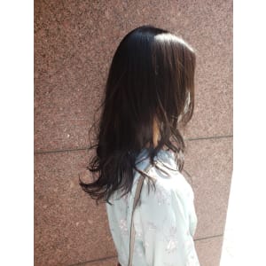 ナチュラルフェミニンレイヤースタイル
