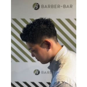 フェードカットスタイル【BARBER-BAR】
