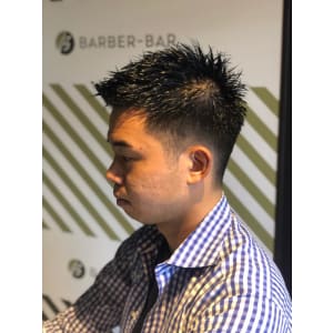 フェードカットスタイル【BARBER-BAR】