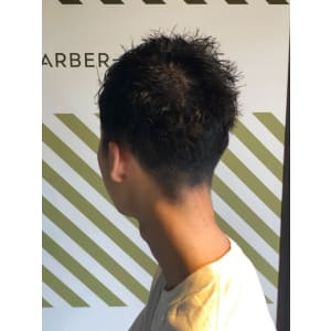 フェードカットスタイル【BARBER-BAR】