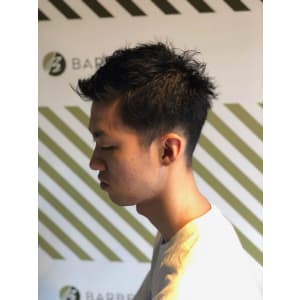 フェードカットスタイル【BARBER-BAR】