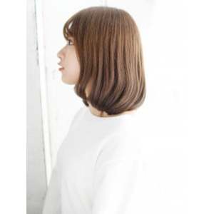 厚め前髪のワンカールボブスタイル