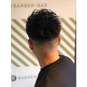 フェードカットスタイル【BARBER-BAR】