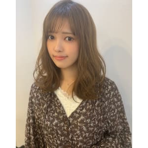 【山田】シースルーバングことりベージュふわミディ