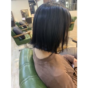 【お客様スタイル】ばっさりカット！ぱつっと切りっぱなし外ハネ