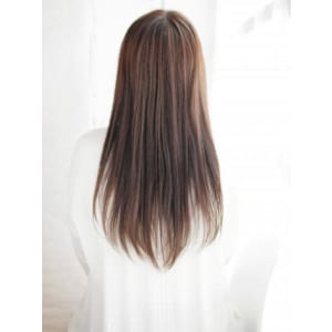 透け感バングのナチュラルストレート