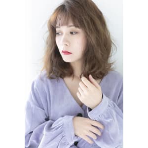 無造作ヘア大人かわいいミディアムヘアブラウンカラー20代