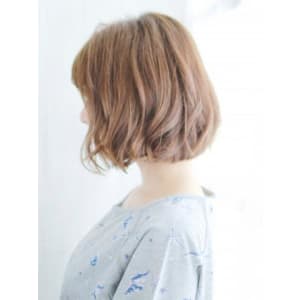 外ハネニュアンスカールボブスタイル