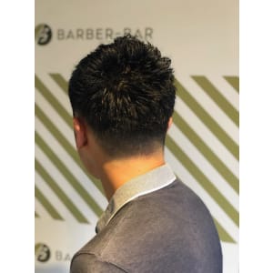 フェードカットスタイル【BARBER-BAR】