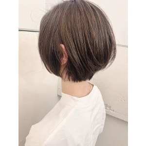 大人かわいい小顔丸みのあるショートボブ　20代30代40代　