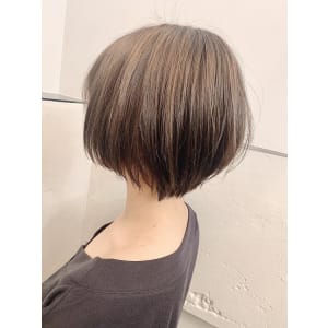大人かわいい小顔丸みのあるショートボブ　20代30代40代