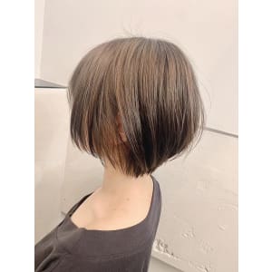 大人かわいい小顔丸みのあるショートボブ　20代30代40代