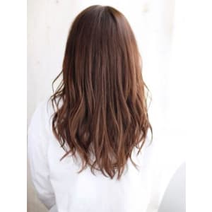 Aラインのセミウエットミックスカール
