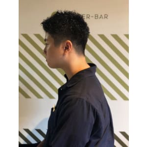 フェードカットスタイル【BARBER-BAR】