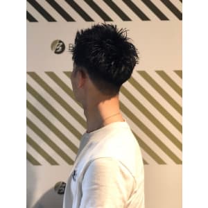 大人の刈り上げスタイル【BARBER-BAR】