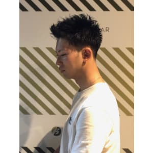 大人の刈り上げスタイル【BARBER-BAR】