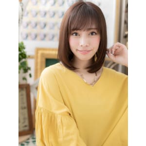斜めバングが大人かわいい小顔前下がりボブ　トリートメント