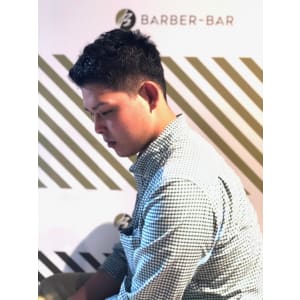 フェードカットスタイル【BARBER-BAR】