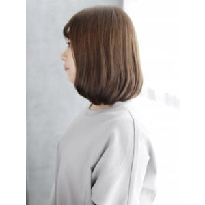 厚め前髪のワンカールボブスタイル