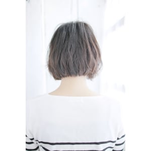20代30代40代　奥行き感じるショートバング【京都駅】