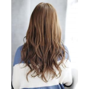 セミウエットのミックスカールスタイル