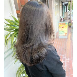 30代女性×シナモンベージュ