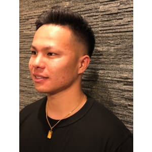 アップバングフェードスタイル＜理容室＞＜銀座＞＜メンズ＞