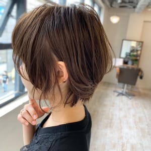 【アフロート添田】イメチェン耳かけショート！フォギーベージュ