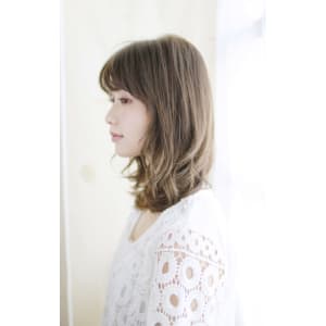 20代30代40代　無理のない女らしさ・くびれロング　京都駅