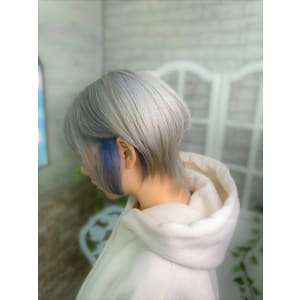 シルバーホワイトカラー - MIMURO【髪質改善/レイヤーカット】【ミムロ】掲載中