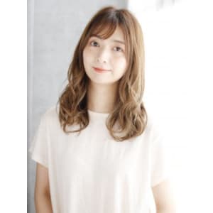 透け感バングのセミウエットミックスカール
