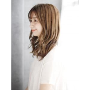 透け感バングのセミウエットミックスカール