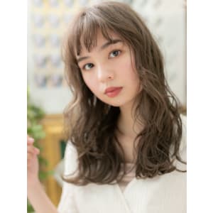 外国人風抜け感…無造作グラマラスロング　ウェーブパーマ