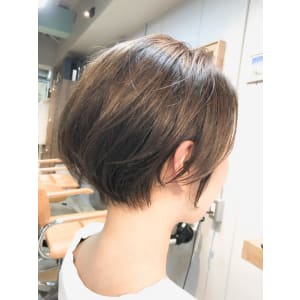 首がキレイに見える耳かけショート