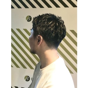 BARBER-BARのサイドパートスタイル