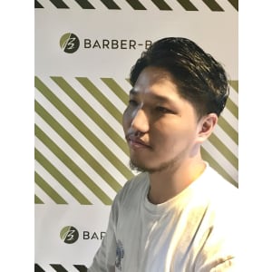 BARBER-BARのサイドパートスタイル