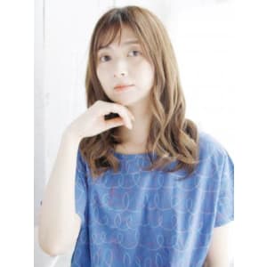 透け感バングのセミウエットミックスカール