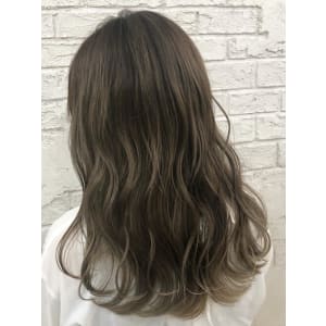 赤みを抑えたオリーブベージュ7005 - prize 池袋【プライズ】池袋西口店【プライズ イケブクロ イケブクロニシグチテン】掲載中