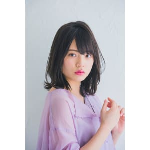 暗髪でも◎愛されミディアム