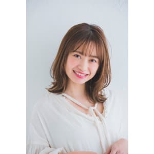 大人可愛い外ハネミディアム