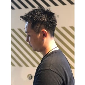フェードカットスタイル【BARBER-BAR】
