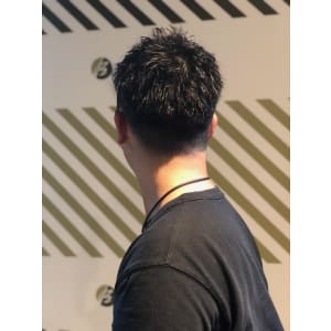 フェードカットスタイル【BARBER-BAR】