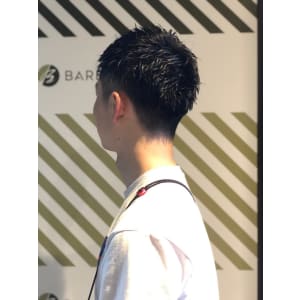 大人の刈り上げスタイル【BARBER-BAR】