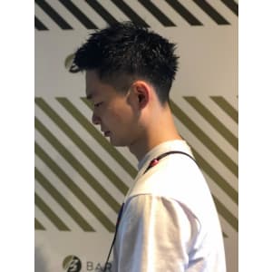 大人の刈り上げスタイル【BARBER-BAR】